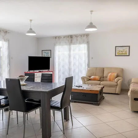 Maison Avec Grand Jardin