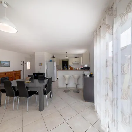Prázdninový dům Maison Avec Grand Jardin
